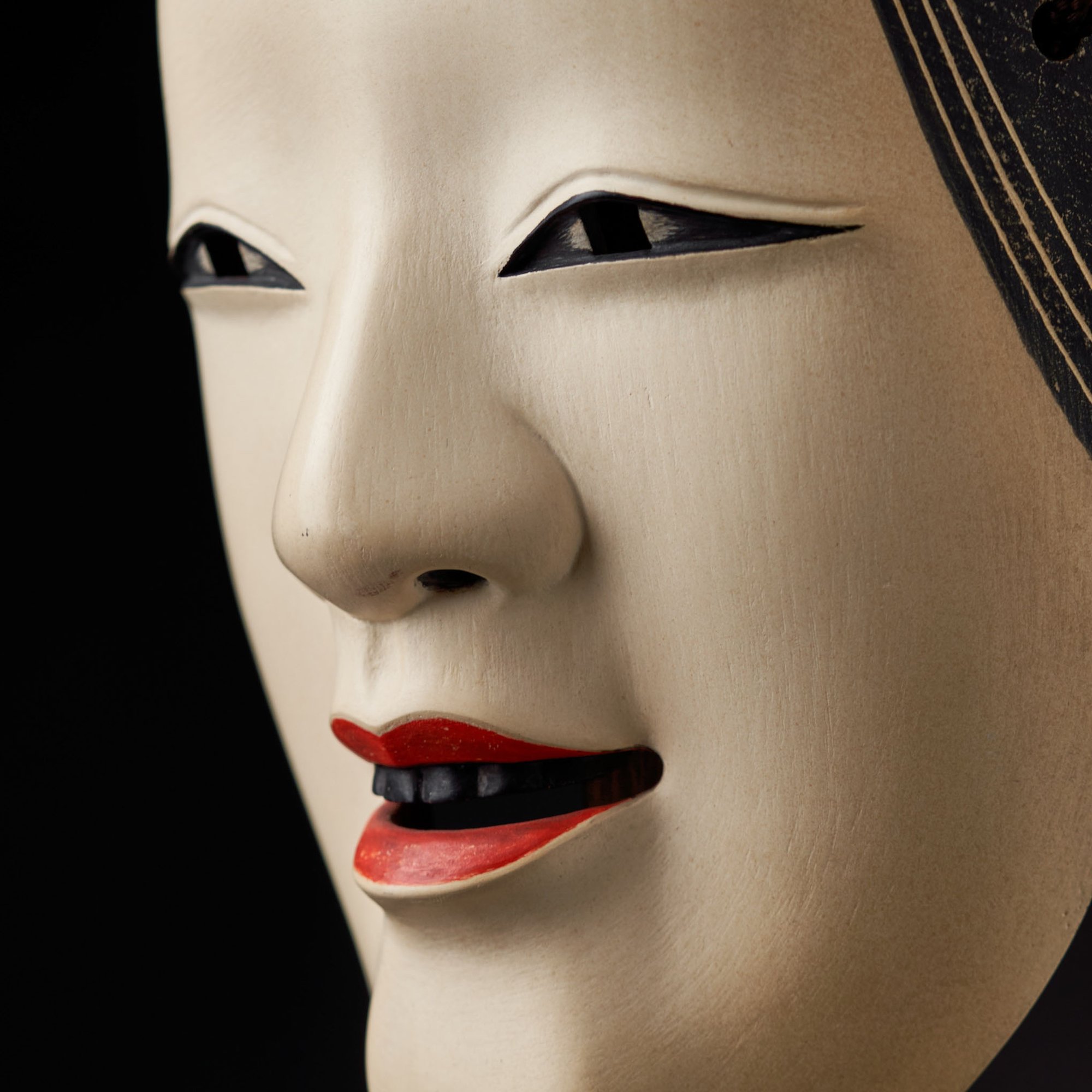 KO OMOTE WOOD NOH MASK WITH BOX | GAKUSEIBOOKS